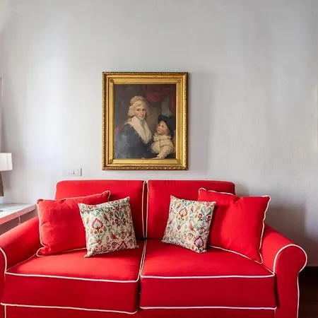 Elegant In The Center Apartment