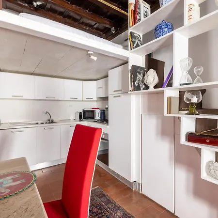 Elegant In The Center רומא