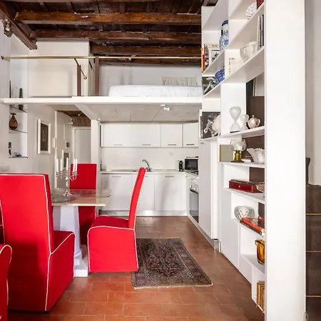 Elegant In The Center רומא